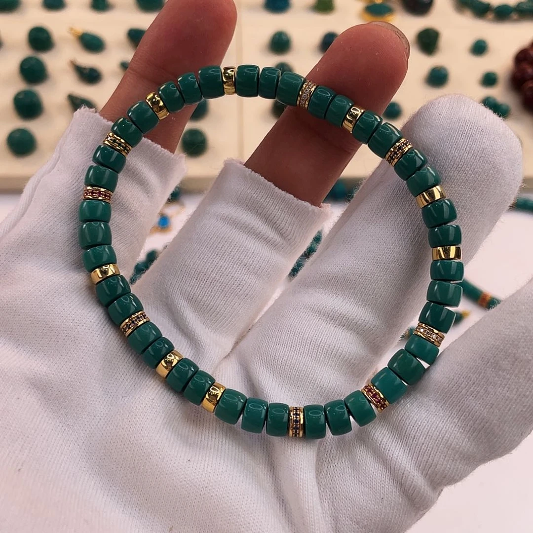 绿松石未镶嵌颈饰