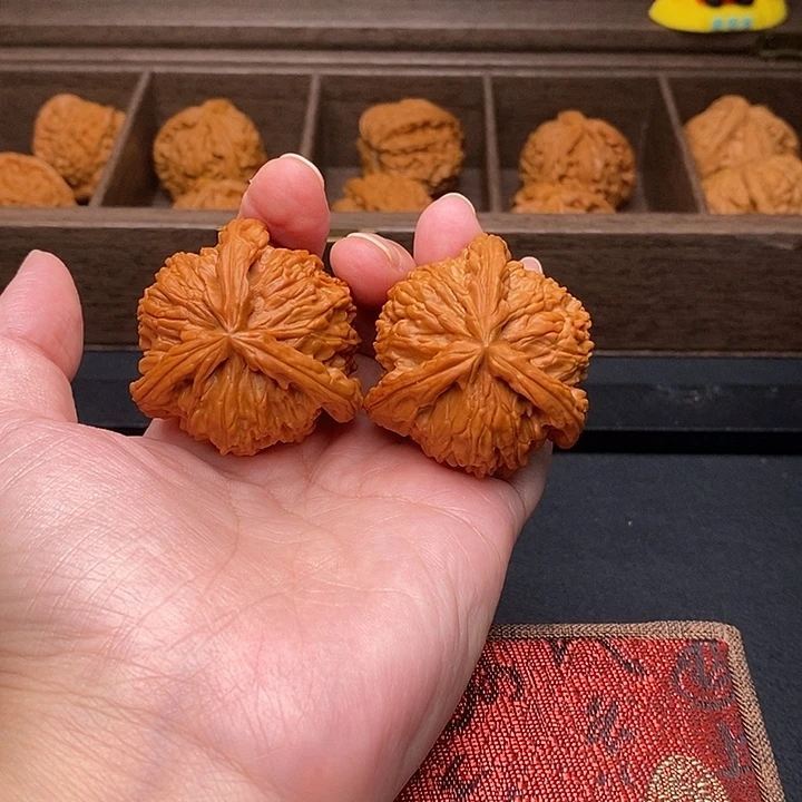 M***・把件文玩核桃白奔