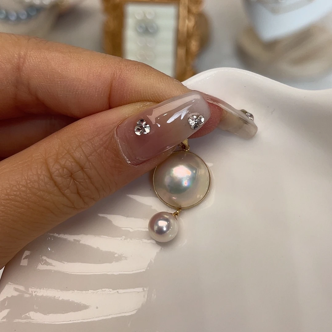 拼合珍珠（马贝珠）18K金镶嵌吊坠(不含链)