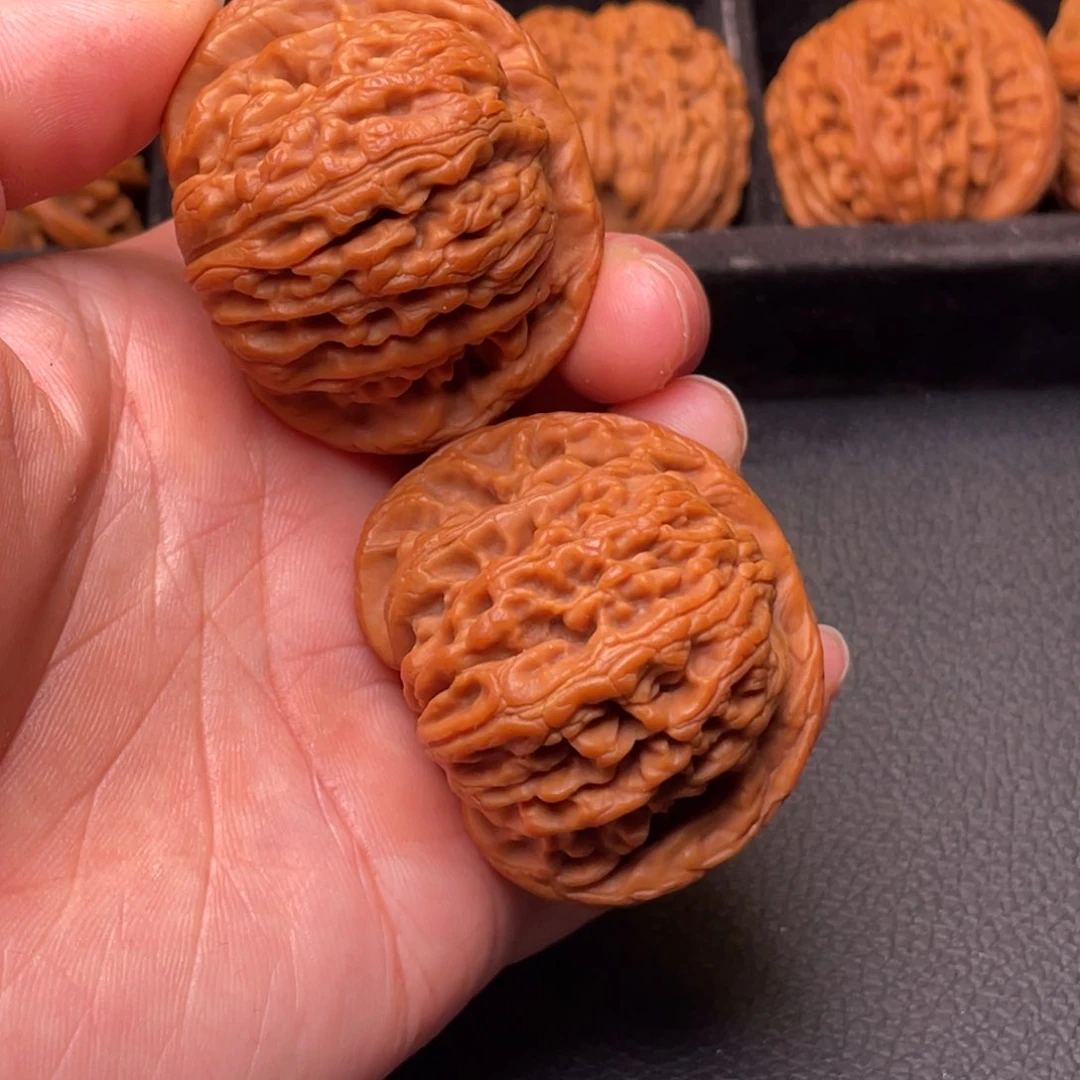 文玩核桃把件秦岭野生核桃