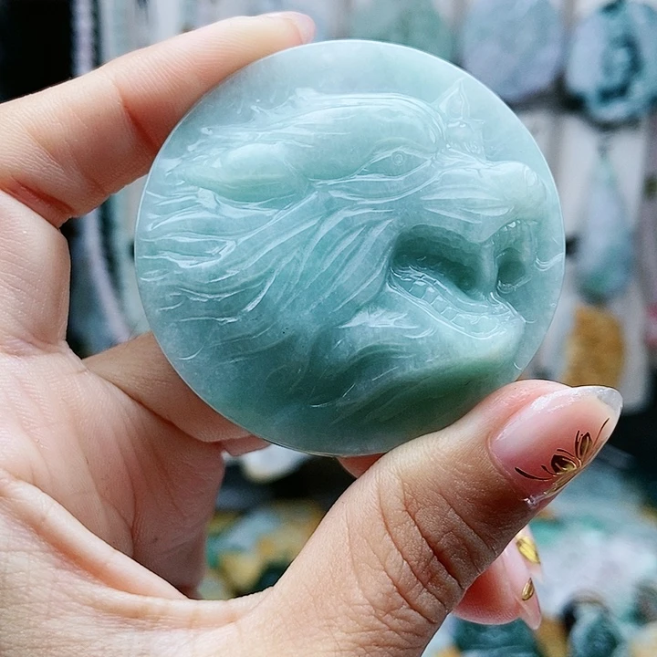 颈饰足铂镶嵌翡翠翡翠