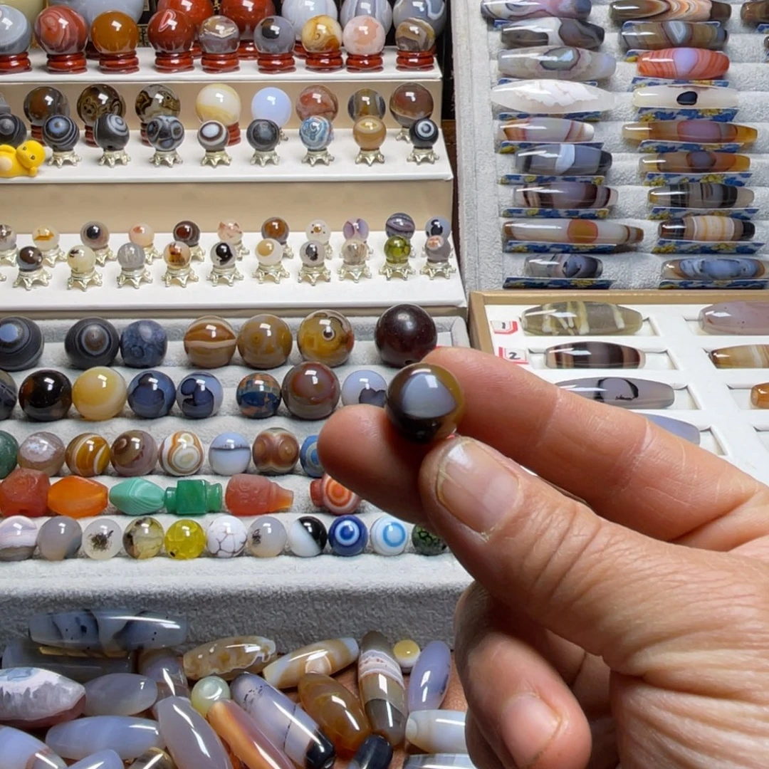 扮***虎玛瑙/玉髓未镶嵌吊坠