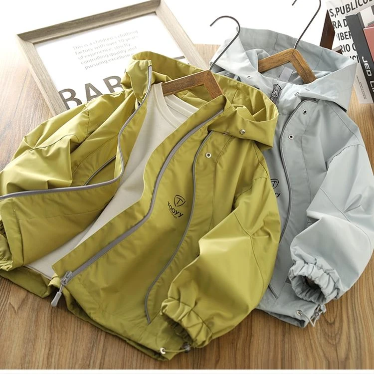 男童连帽外套春装2025新款儿童冲锋衣帅气男孩潮酷拉链衫上衣童装