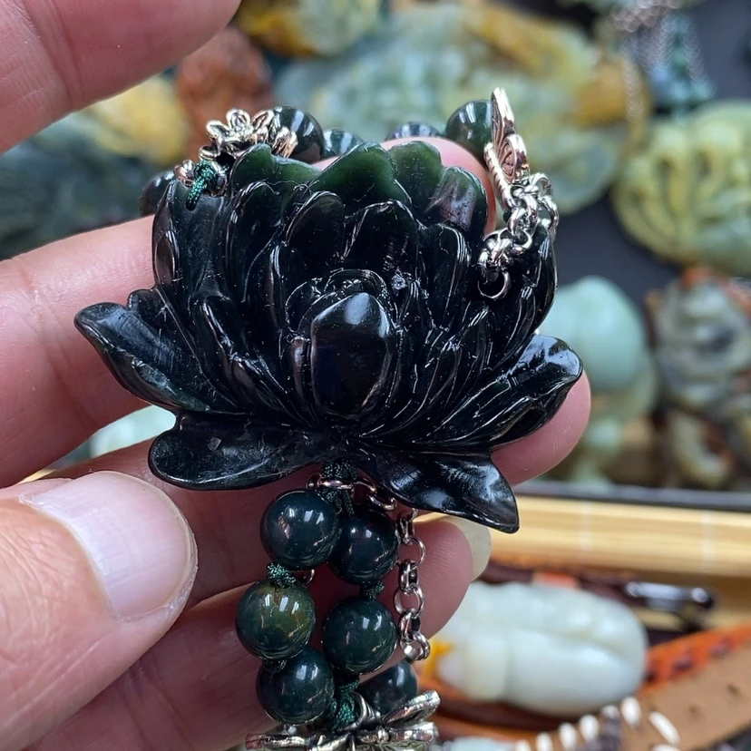 【闪购商品】未镶嵌蛇纹石玉手牌