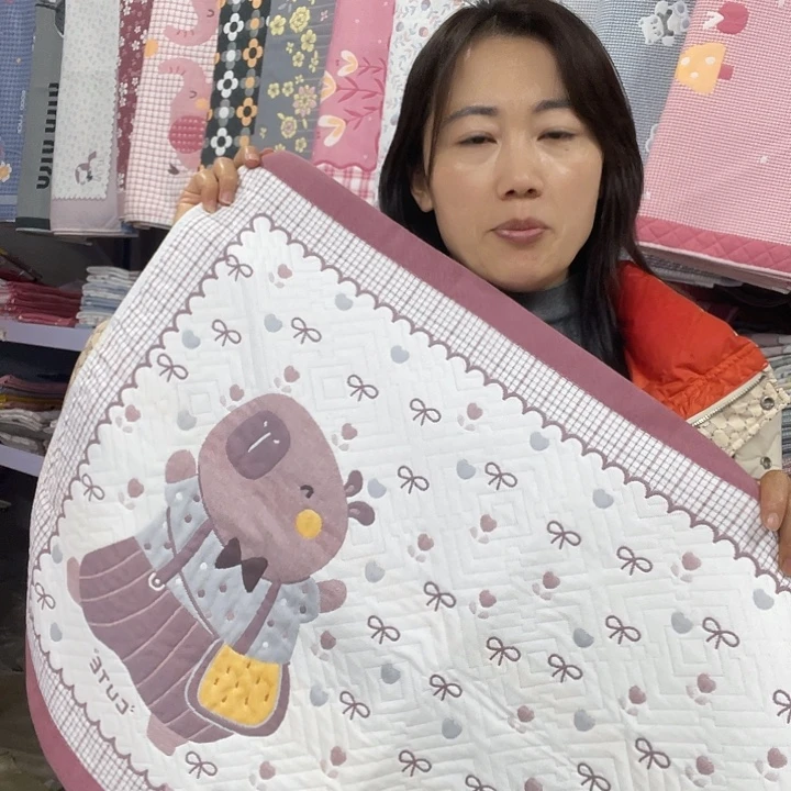 棉特价酒红色快乐熊