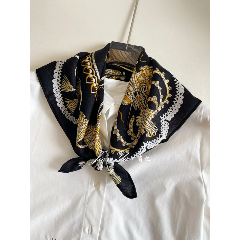 【卷纸马车】经典百搭真丝羊毛65方巾双面秋冬保暖披肩围巾女