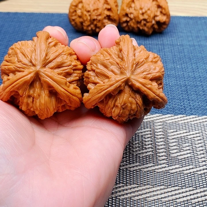 猪***)吊坠文玩核桃三棱