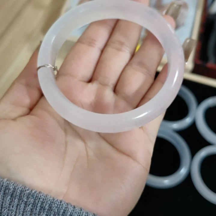 石英质玉未镶嵌手串宝石光手镯