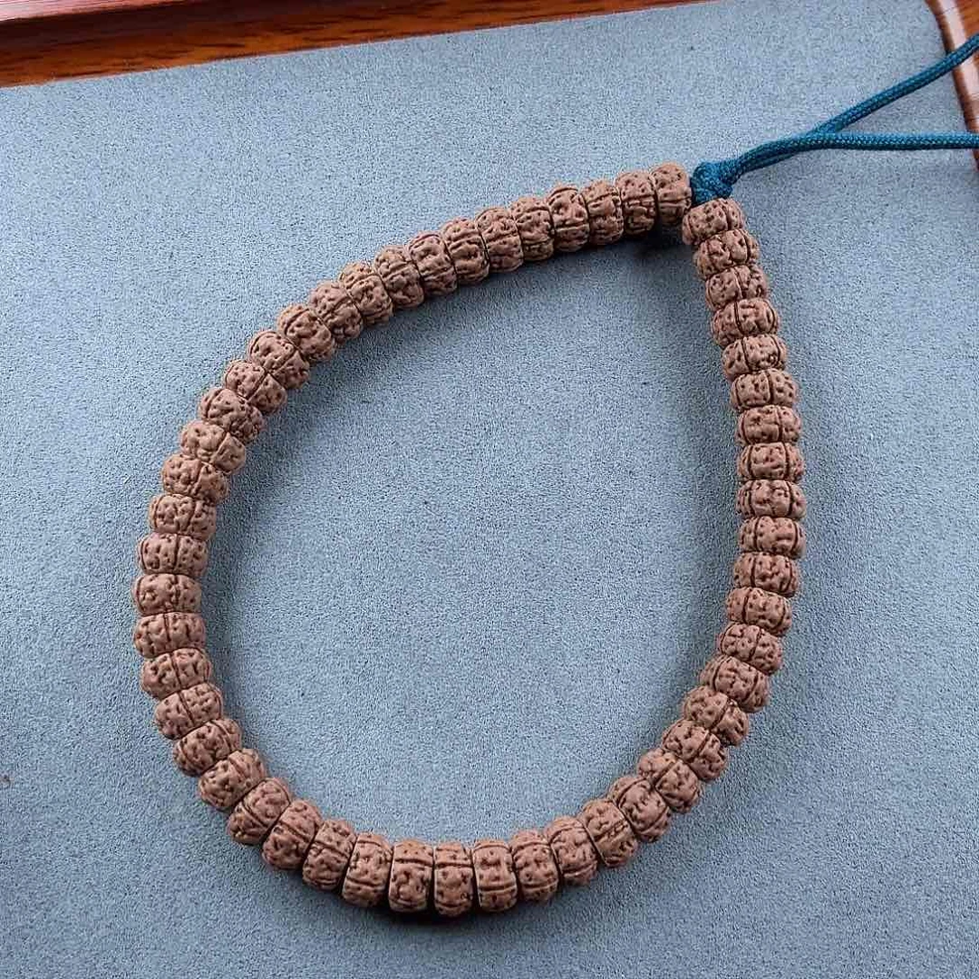 米***朵金刚菩提吊坠藏切老树王