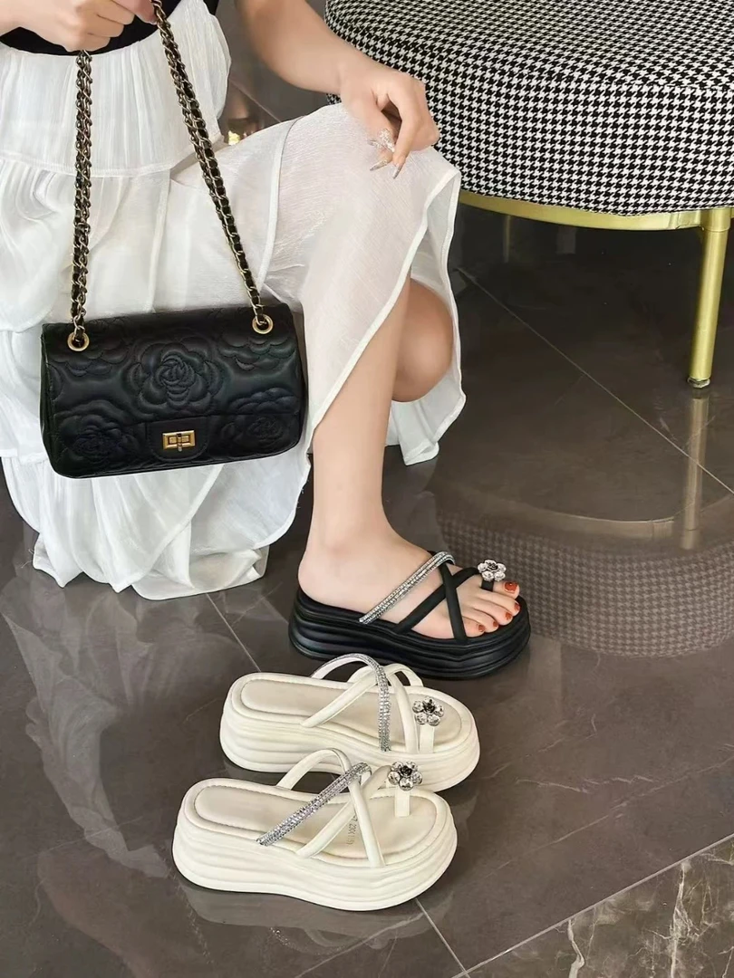 小个子增高凉鞋小众网红水钻休闲凉鞋厚底时装凉鞋