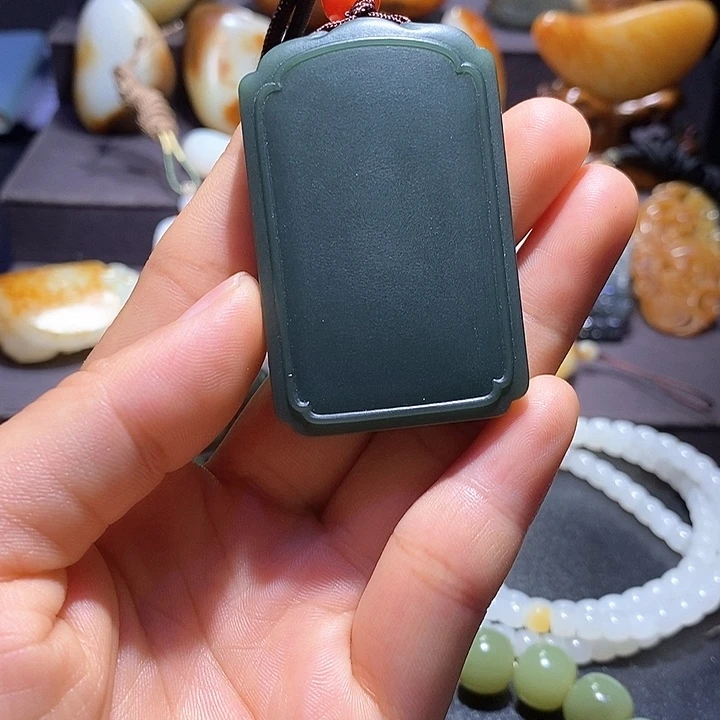 颈饰未镶嵌和田玉