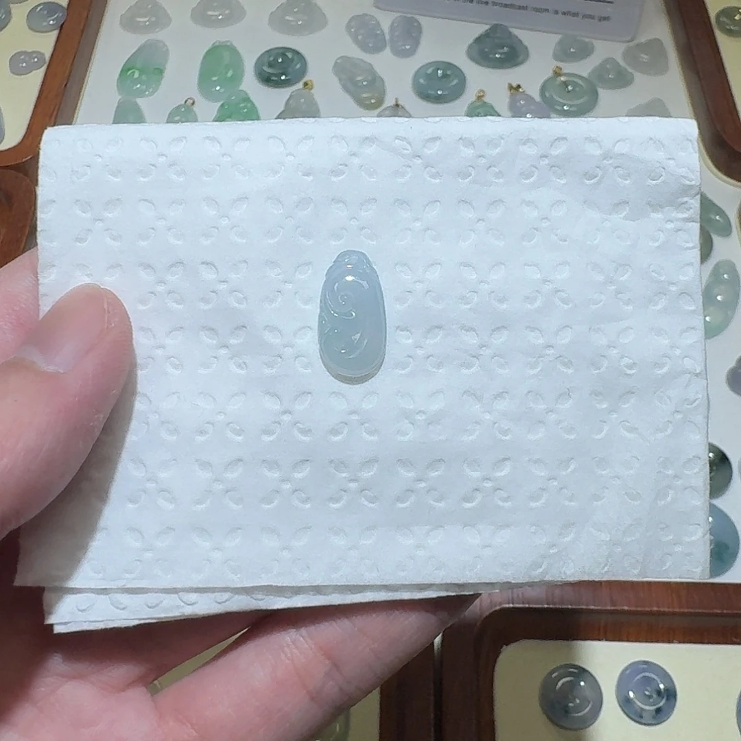 颈饰未镶嵌翡翠如意