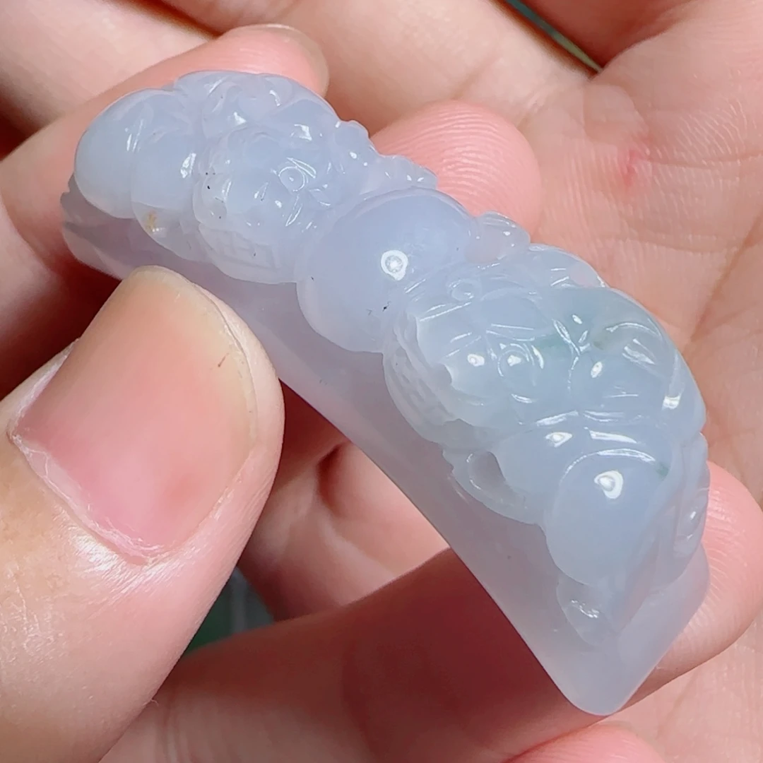 翡翠未镶嵌颈饰手牌