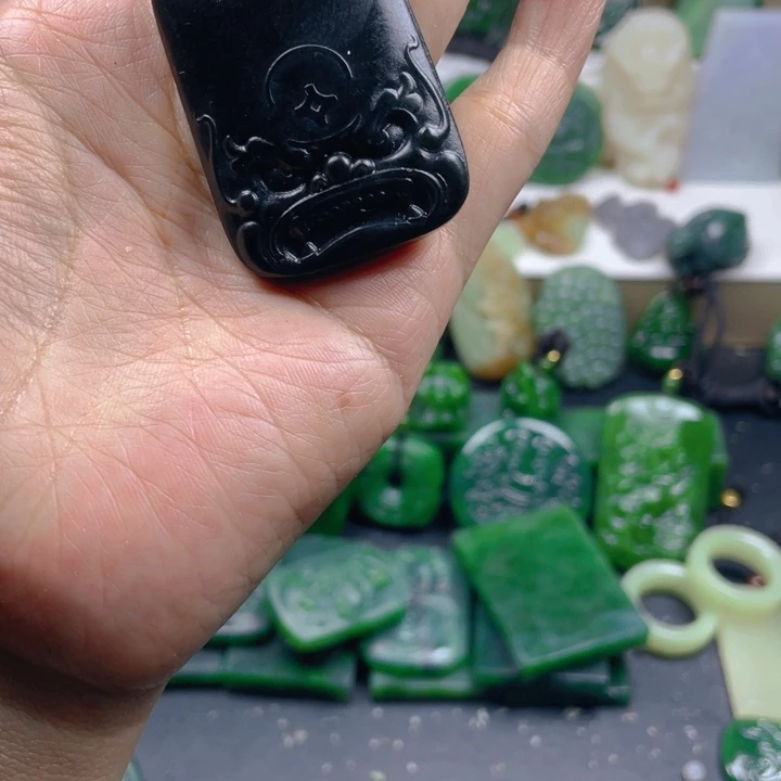 和田玉未镶嵌珠宝半成品