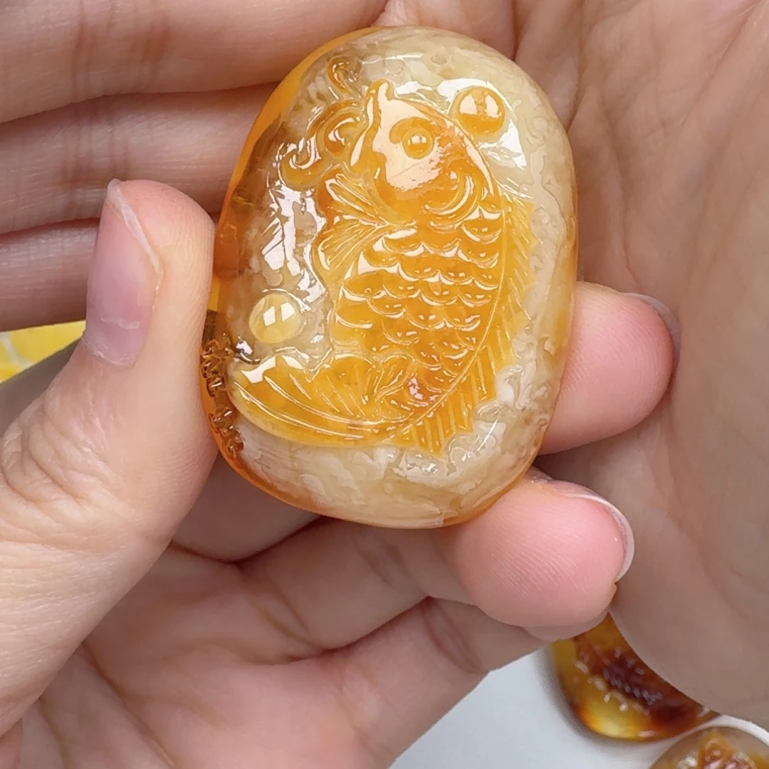 琥珀未镶嵌珠宝奇石