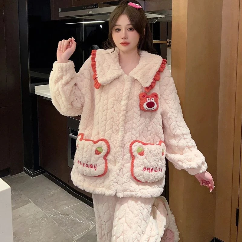 大码胖妹妹可爱卡通草莓熊珊瑚绒睡衣女秋冬长袖200斤家居服套装