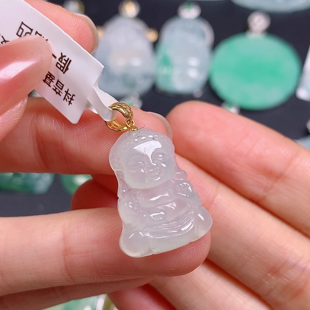 颈饰18K金镶嵌翡翠