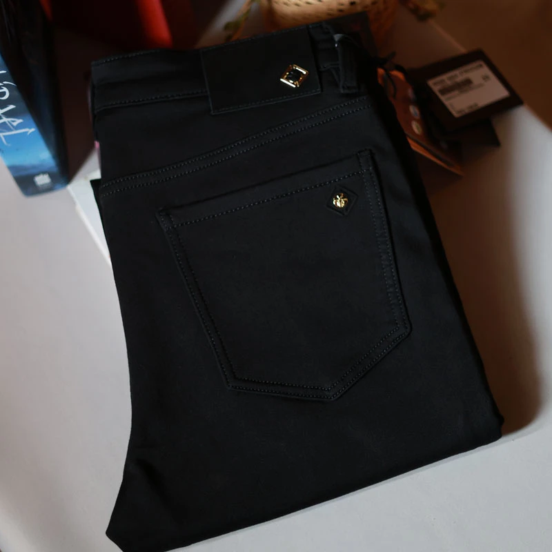 2024秋冬新款防褪色纯黑色牛仔裤修身直筒百搭男士裤子ZT6022