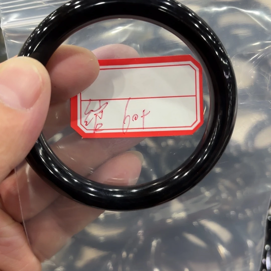 蛇纹石玉手镯未镶嵌绾***心