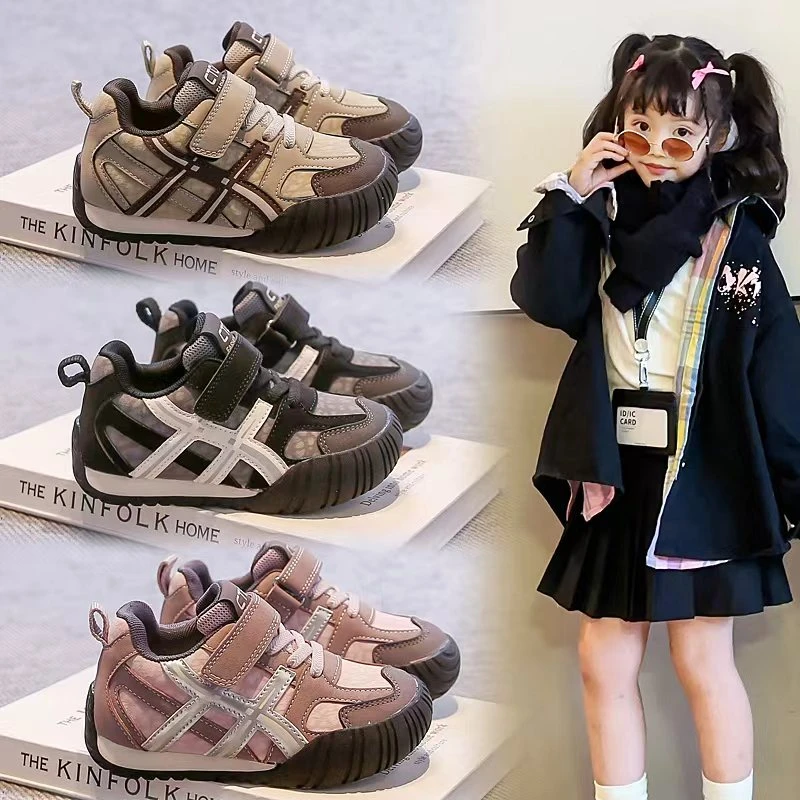 儿童运动鞋女童透气户外跑步鞋子2025春秋新款男童韩系皮面休闲鞋