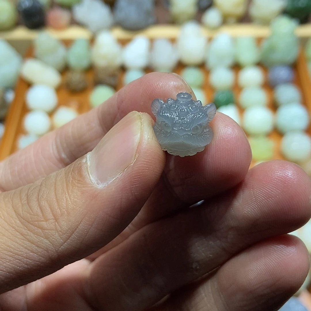 和田玉未镶嵌颈饰定制