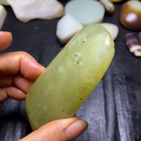 未镶嵌和田玉摆件