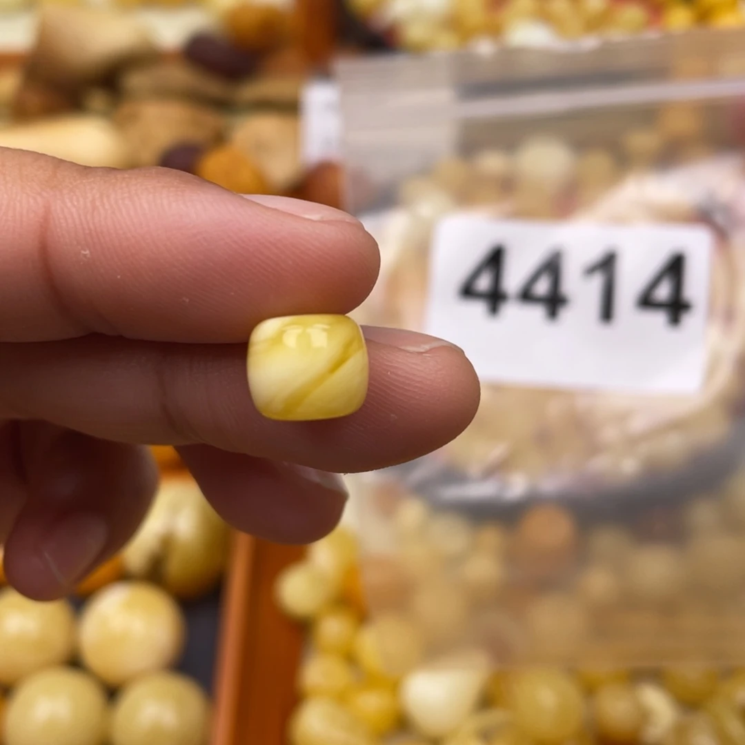 琥珀珠宝奇石未镶嵌10一颗粉