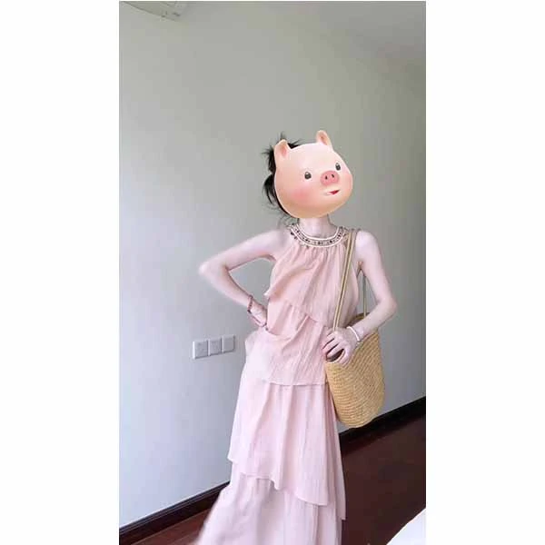 小香风气质法式重工挂脖连衣裙女2025春季新款复古小众纯色长裙子