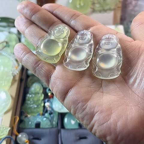 未镶嵌蛇纹石玉颈饰