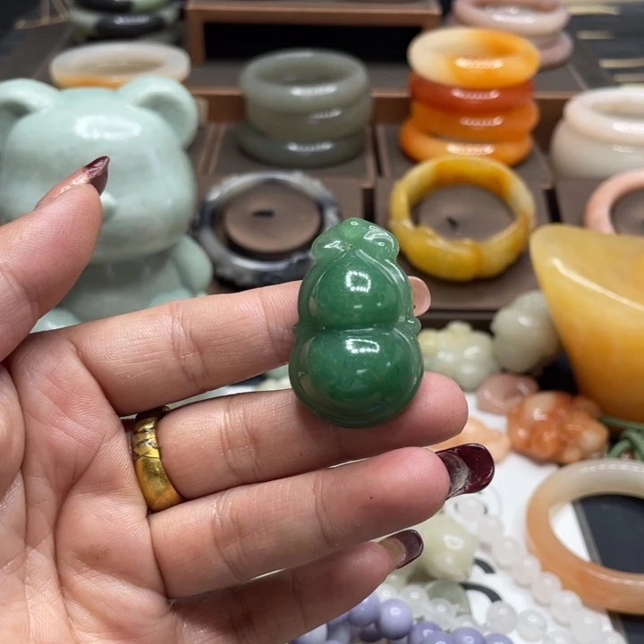 石英岩玉手镯合金