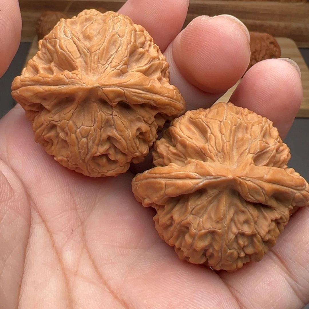 文玩核桃把件宫灯