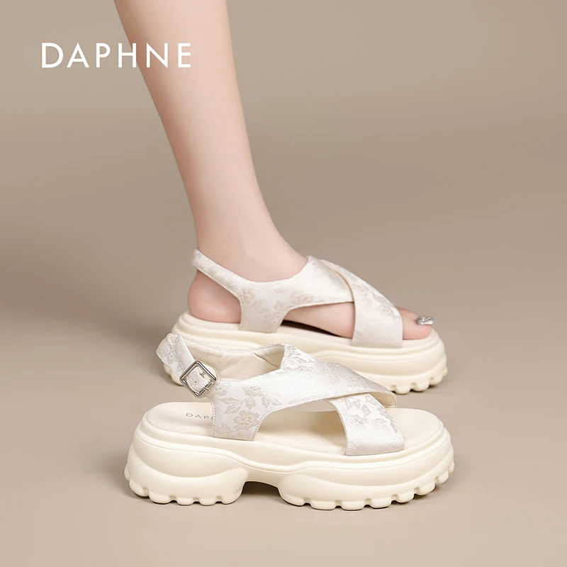 国风厚底凉鞋女2025夏季新款国风提花时尚百搭厚底凉鞋Q