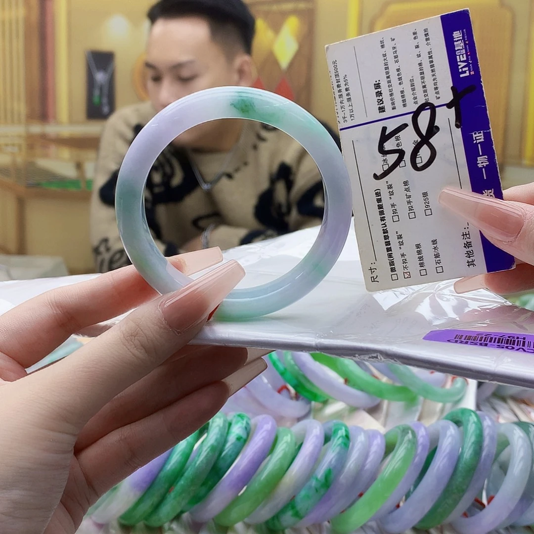 翡翠未镶嵌手镯bb