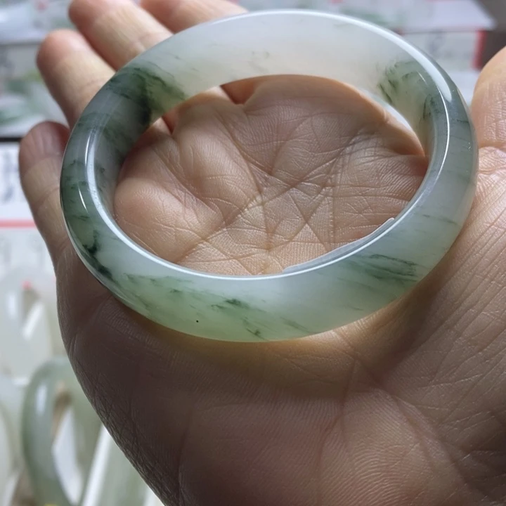 石英岩玉未镶嵌手镯