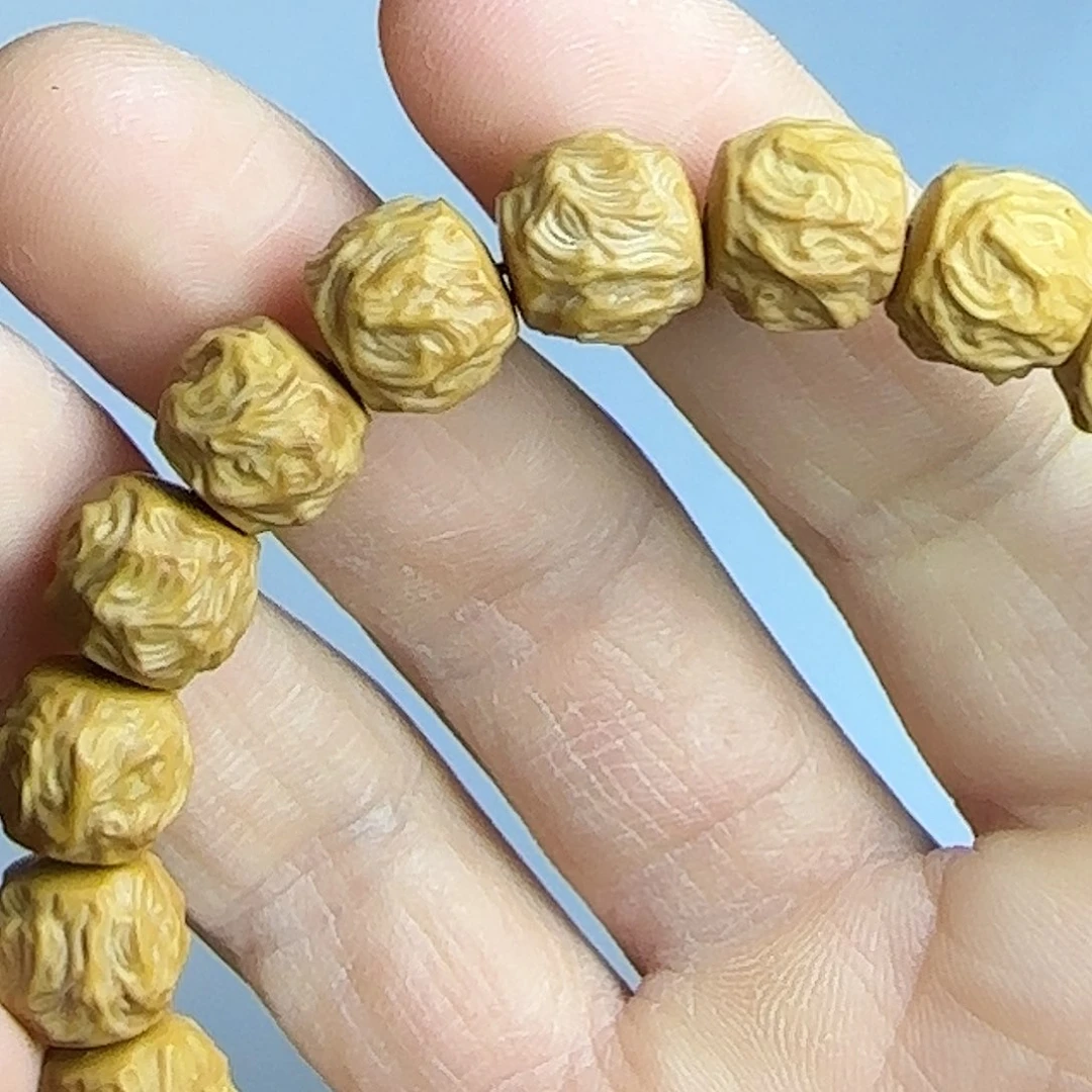 吊坠猴头核桃龙蛇之变瑕疵款介意勿拍