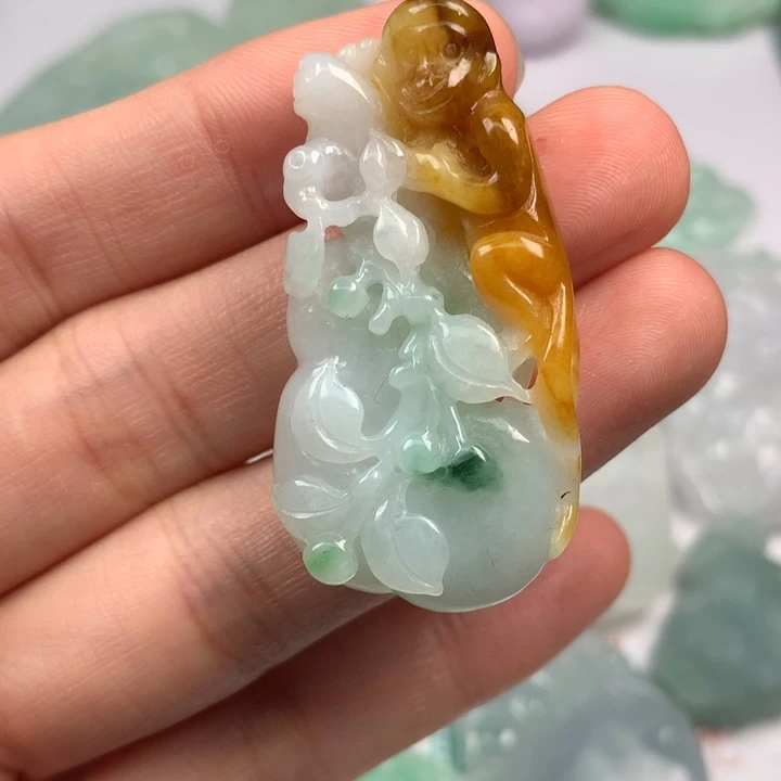 翡翠未镶嵌颈饰翡翠