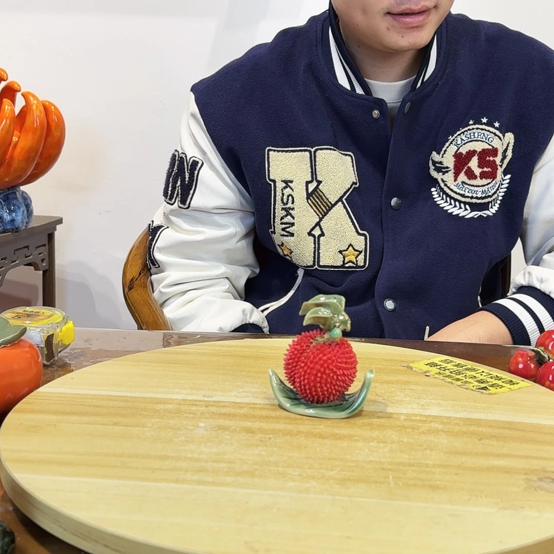 陶瓷单荔枝摆件的