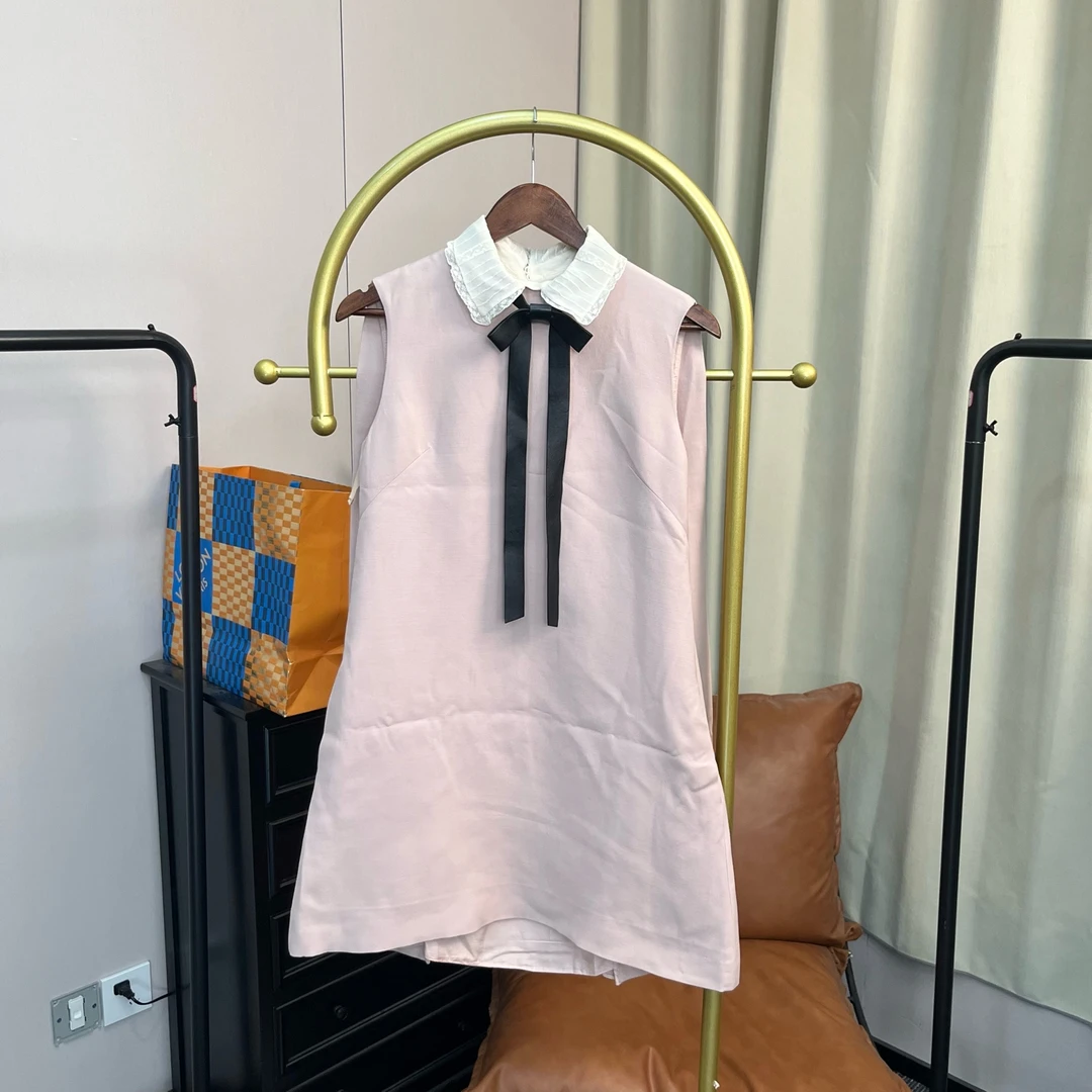 95新 Valentino/华伦天奴 梅芙 粉色背心裙 42码 污渍