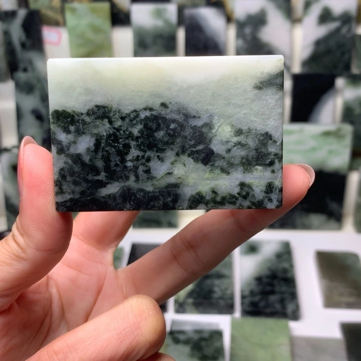 独山玉颈饰未镶嵌