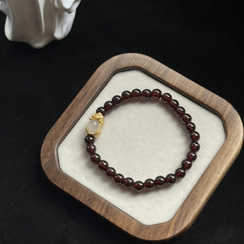 约6mm天然酒红石榴石S925银镶和田玉貔貅DIY手串