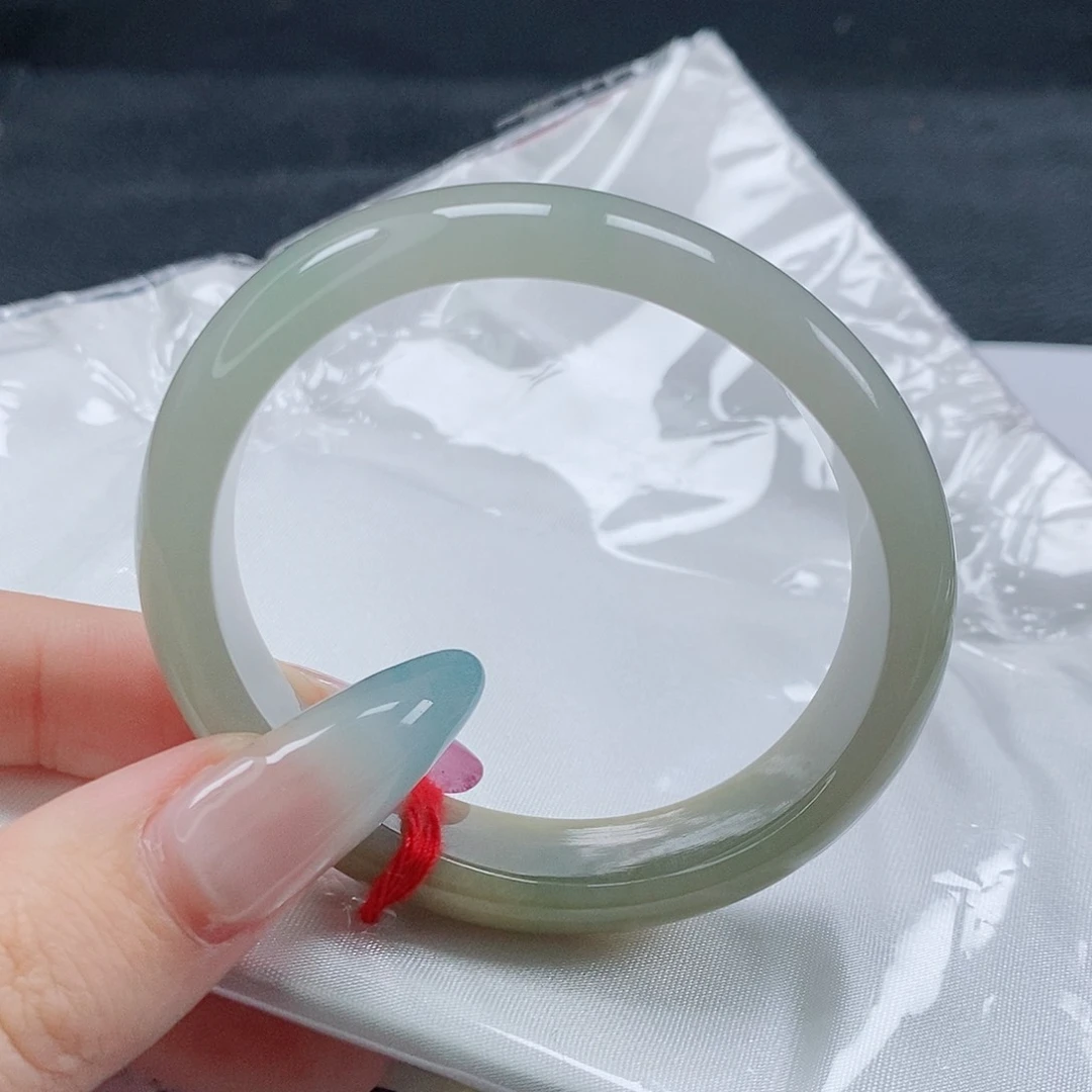 【闪购商品】未镶嵌手镯（贵妃镯）翡翠494号