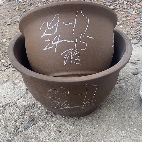 中国宜兴紫砂花盆，