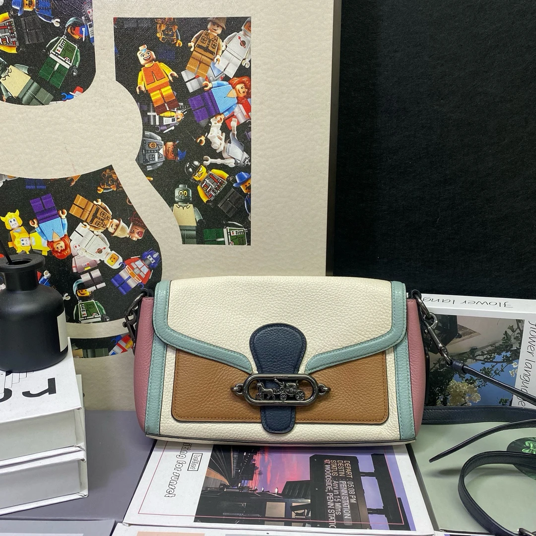 95新 COACH/蔻驰 23189斜挎包25*16