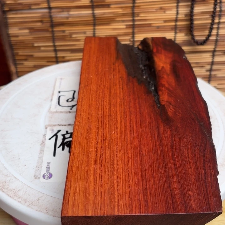 大叶紫檀（黑酸枝木类）