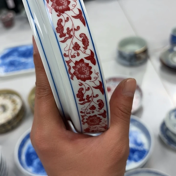 瓷片全红缠枝莲大胡乘景德镇