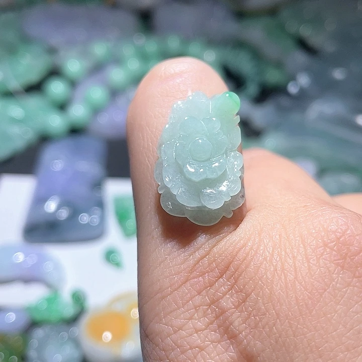 颈饰未镶嵌翡翠天