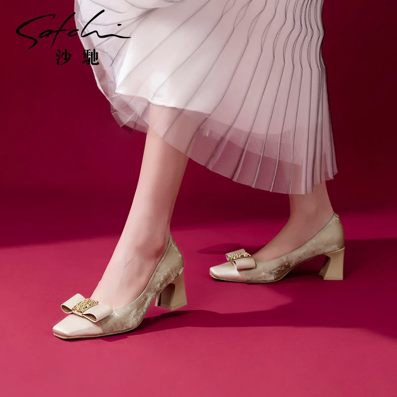 沙驰女鞋国风浅口单鞋女通勤鞋2025年夏季新款小方头蝴蝶结婚鞋