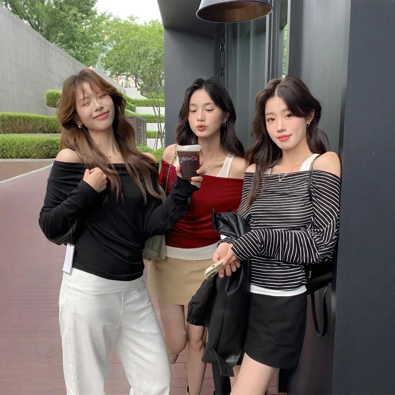 秋季新款显瘦一字肩薄款条纹长袖T恤+背心两件套露肩上衣女8268