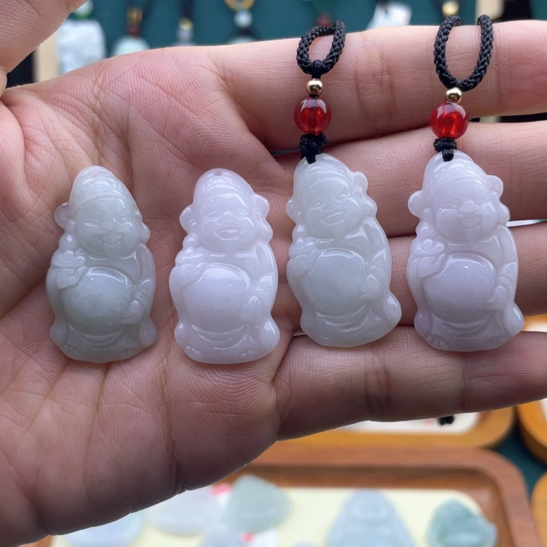 翡翠未镶嵌颈饰财神发其一