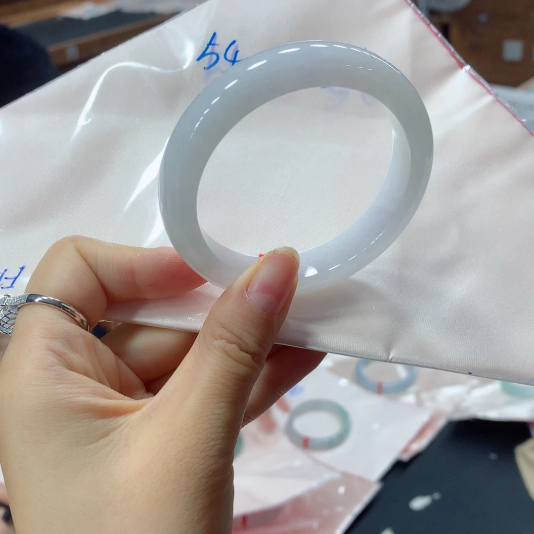 翡翠未镶嵌手镯买断